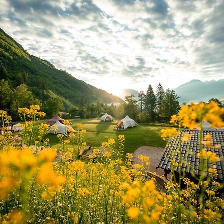 Glamping Gozdna Jasa Hotel โบเว็ก ภายนอก รูปภาพ