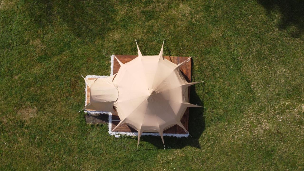 Glamping Gozdna Jasa Hotel โบเว็ก ภายนอก รูปภาพ