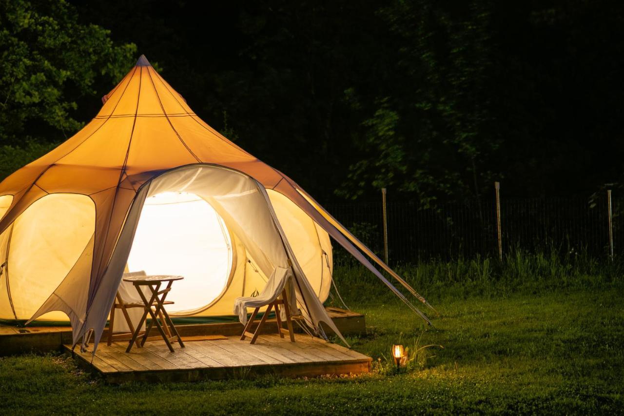 Glamping Gozdna Jasa Hotel โบเว็ก ภายนอก รูปภาพ