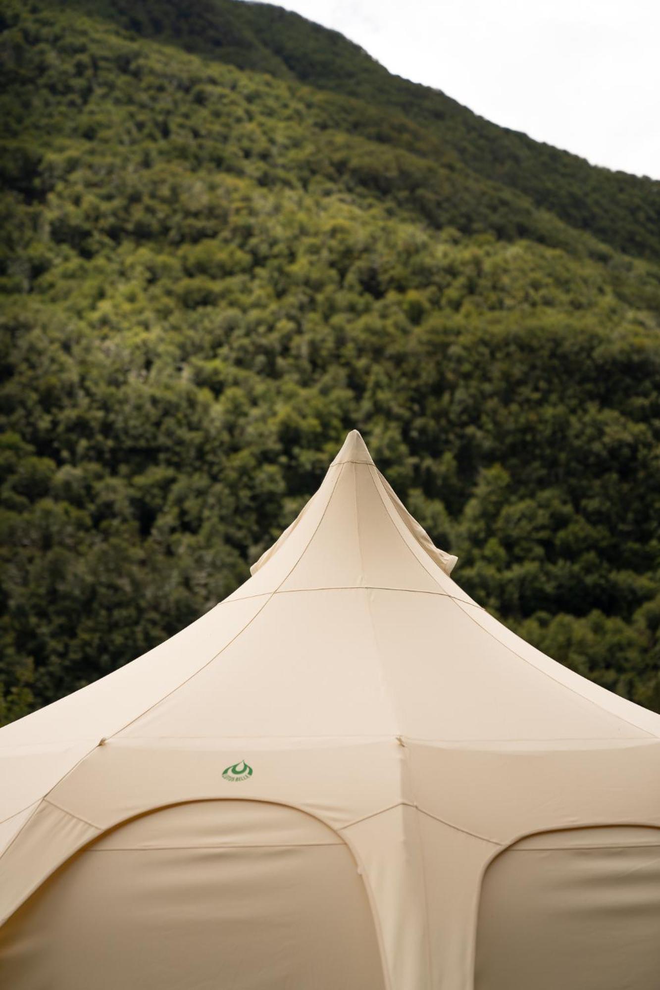 Glamping Gozdna Jasa Hotel โบเว็ก ภายนอก รูปภาพ