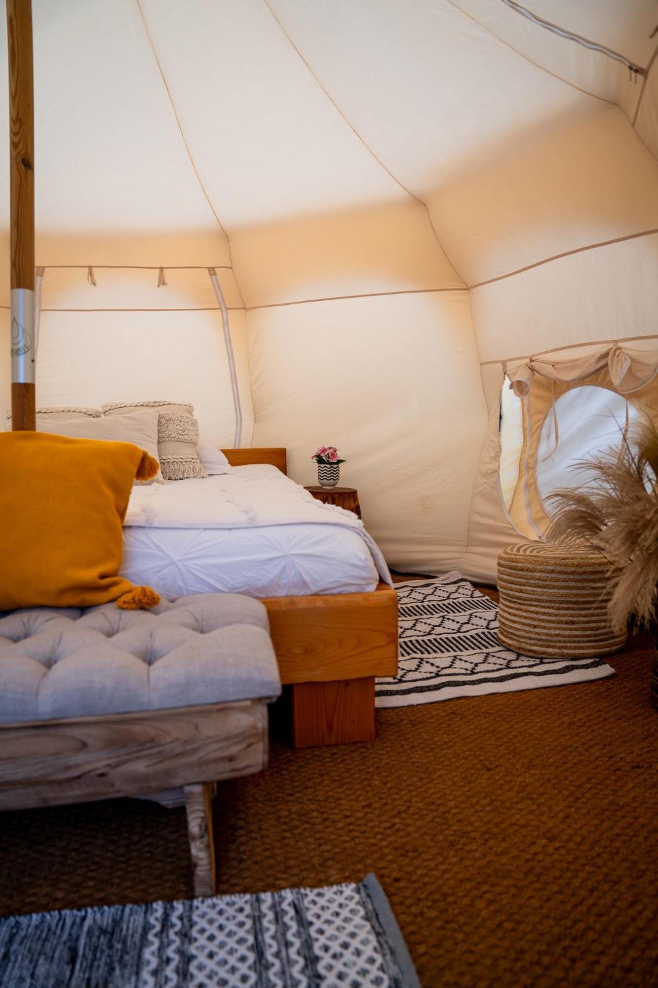 Glamping Gozdna Jasa Hotel โบเว็ก ภายนอก รูปภาพ