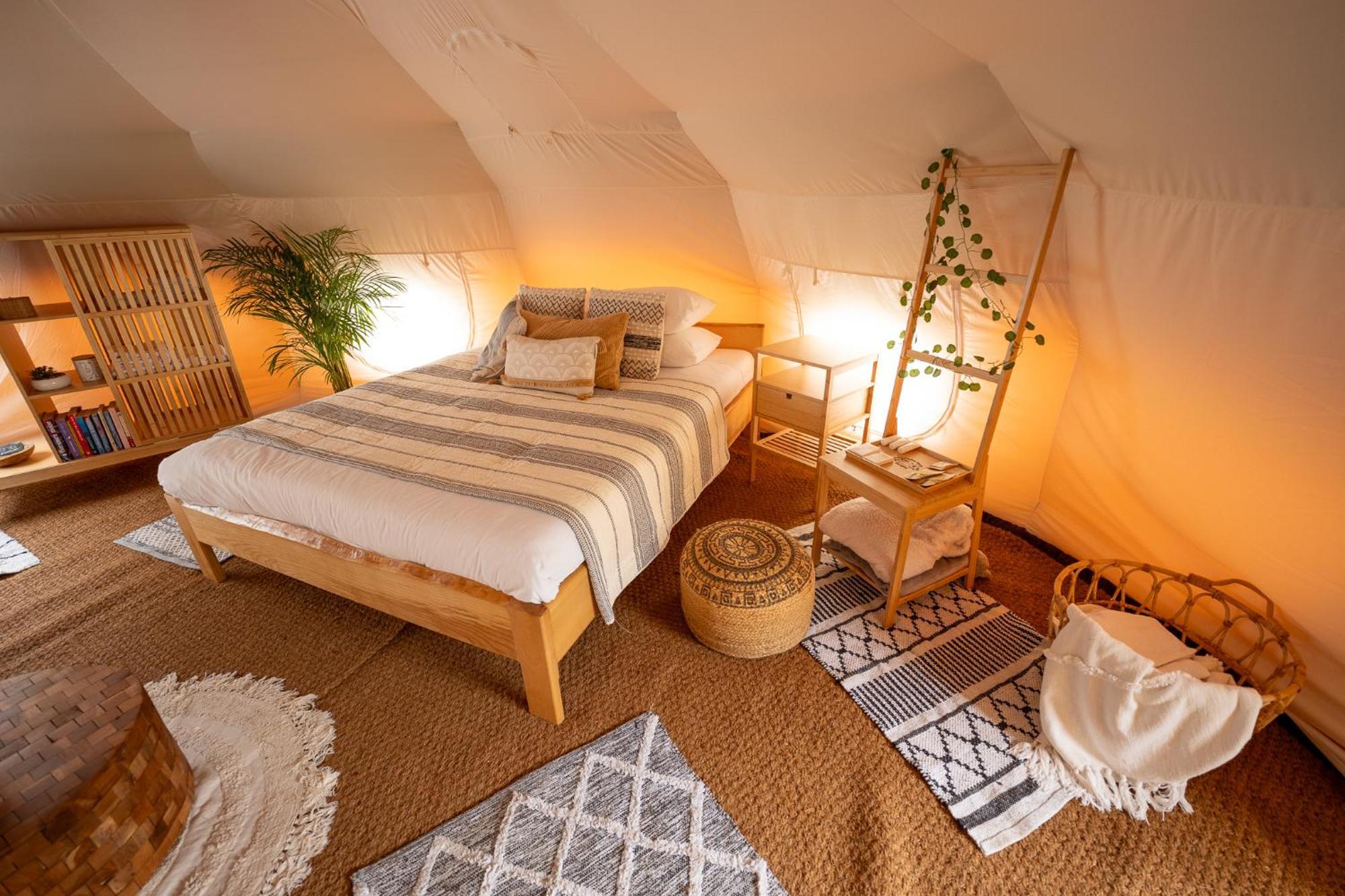Glamping Gozdna Jasa Hotel โบเว็ก ภายนอก รูปภาพ