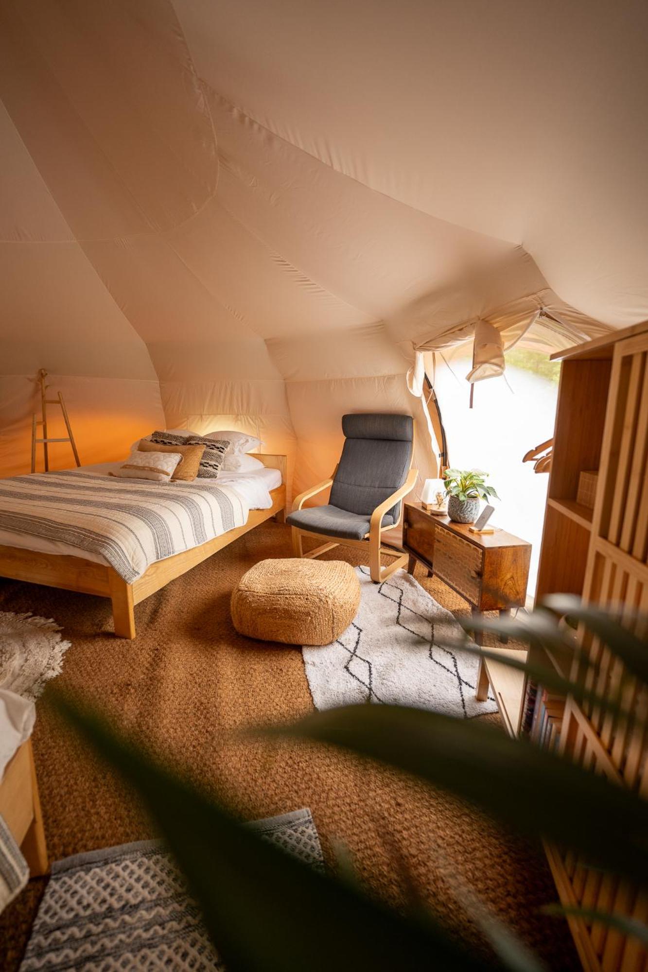 Glamping Gozdna Jasa Hotel โบเว็ก ภายนอก รูปภาพ
