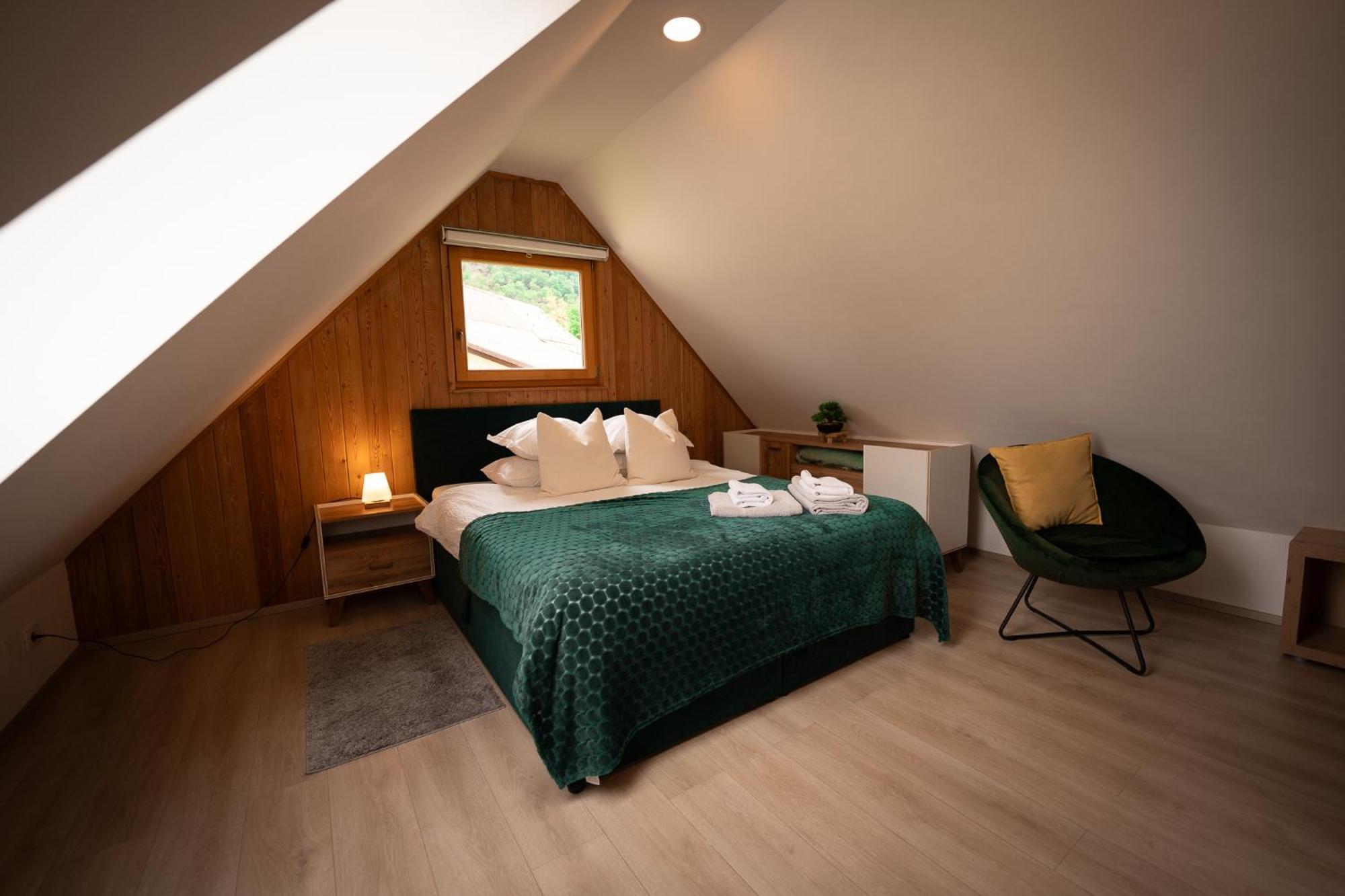 Glamping Gozdna Jasa Hotel โบเว็ก ภายนอก รูปภาพ