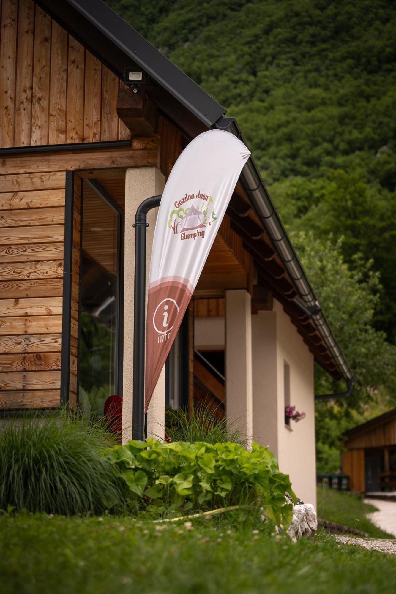 Glamping Gozdna Jasa Hotel โบเว็ก ภายนอก รูปภาพ